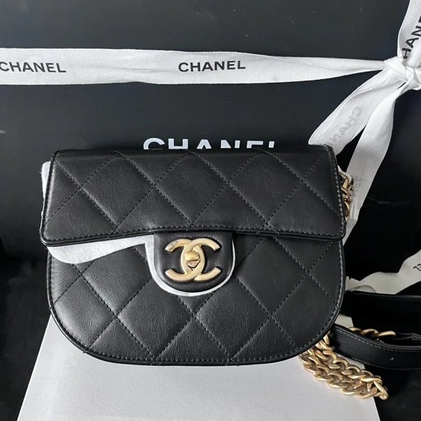 95新 Chanel/香奈儿 黑金马鞍单肩包31开