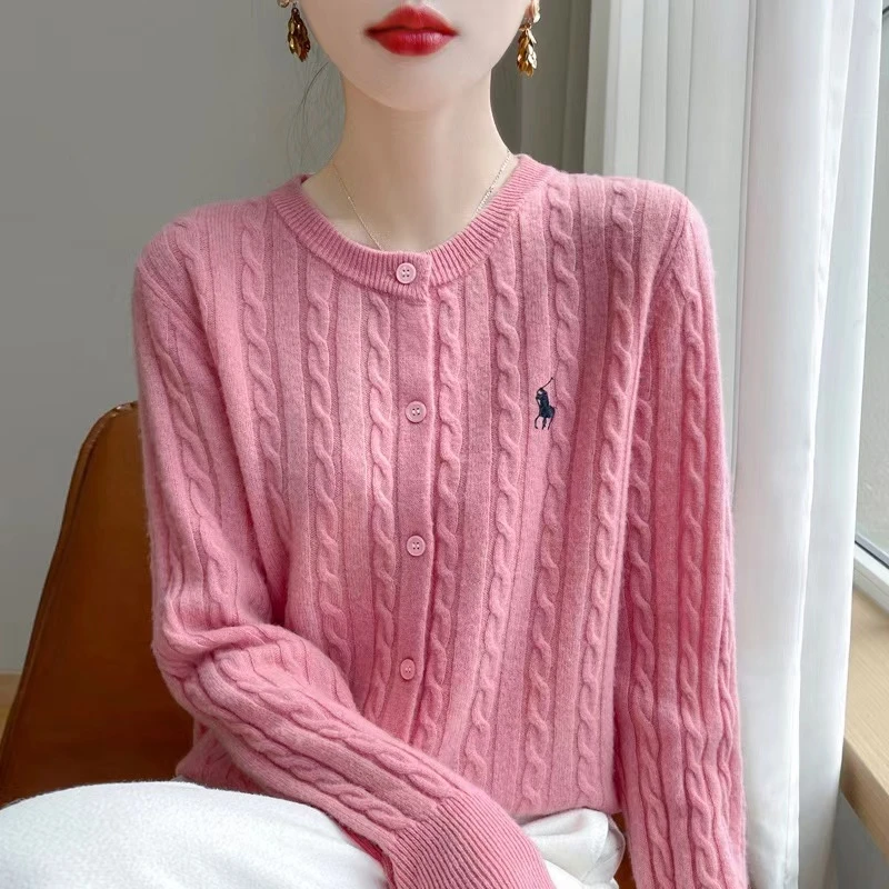 早春圆领麻花开衫女时尚宽松刺绣毛衣百搭纯色设计感针织外套韩系