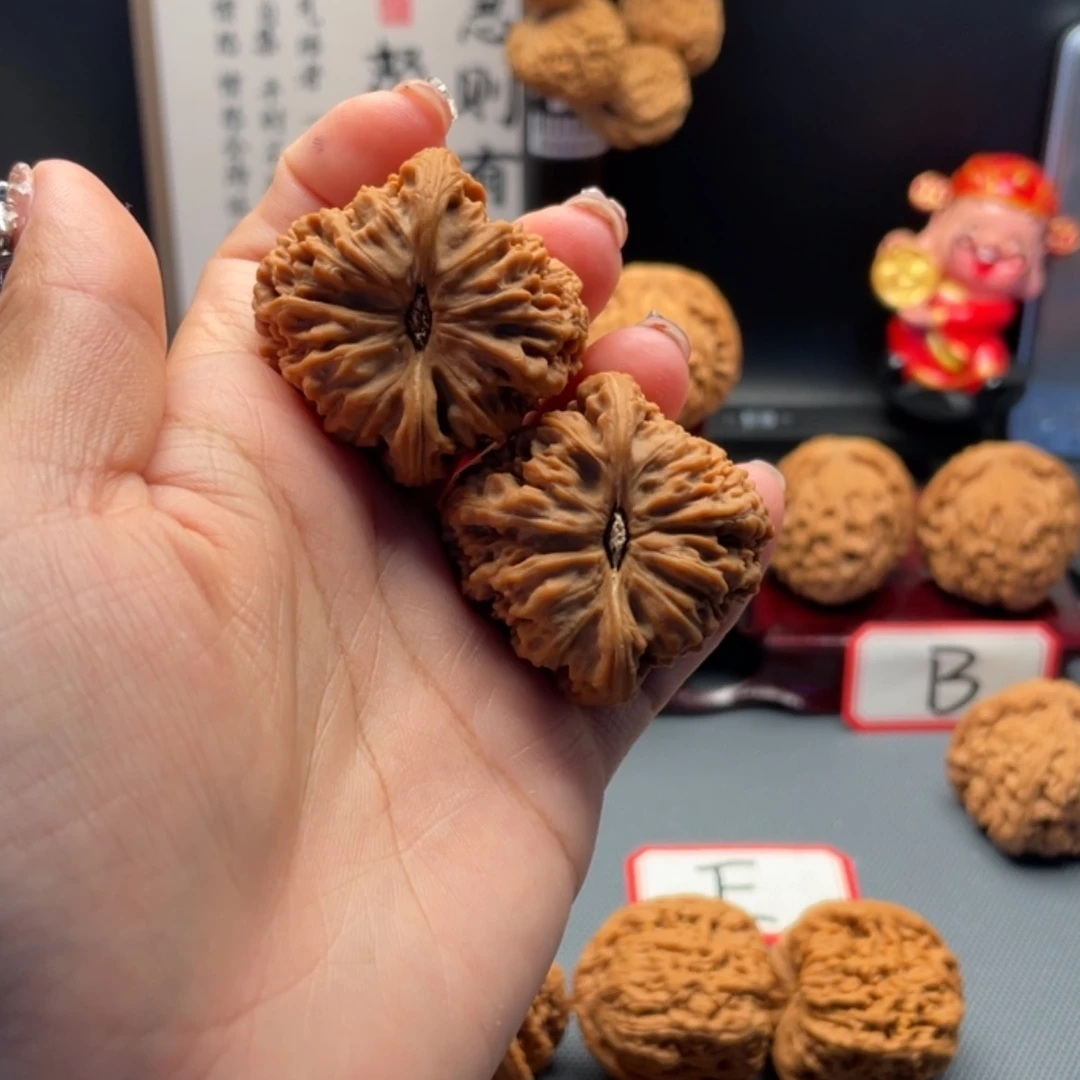 【闪购商品】文玩核桃把件F*39尺三角炮