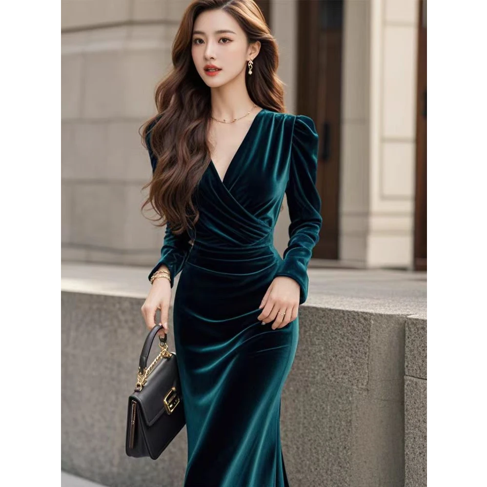 秋季上流社会轻奢气质高级感正式新款轻熟风绿色长袖连衣裙子秋冬