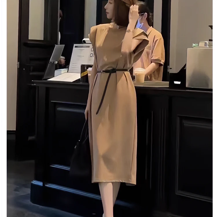 法式时尚轻奢高级感御姐风小众高端精致正式场合卡其色收腰连衣裙