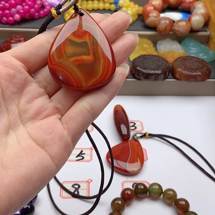 【闪购商品】玛瑙/玉髓颈饰未镶嵌青**发