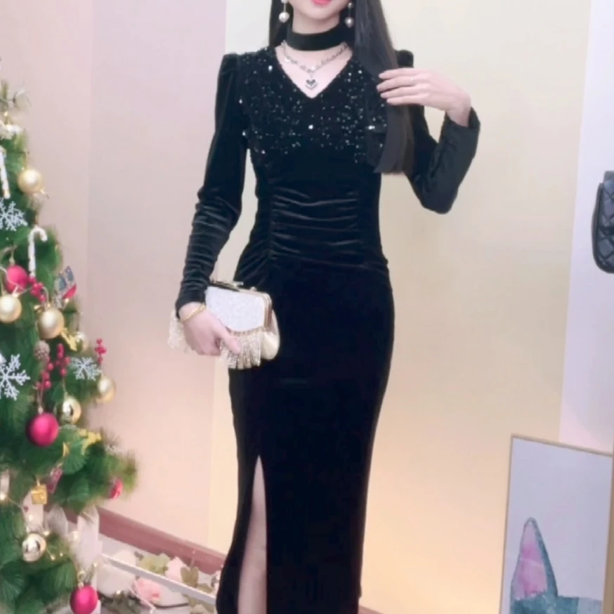 （送项圈）法式挂脖丝绒连衣裙秋冬女黑色修身显瘦开叉裙子