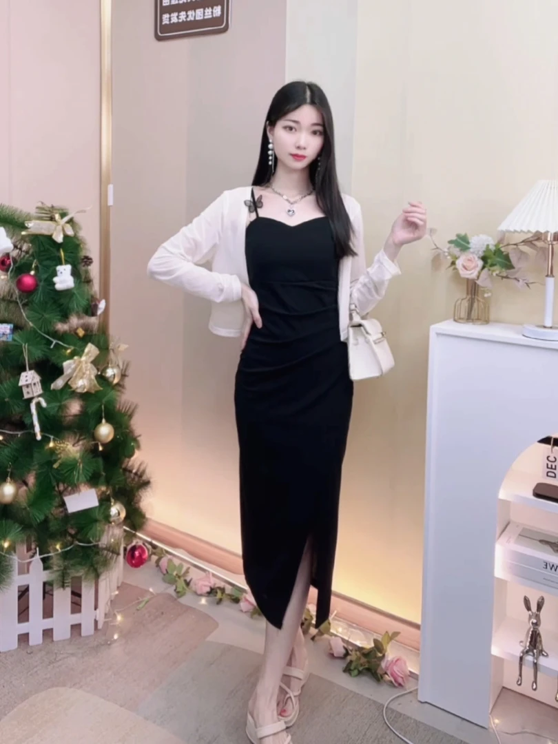 4032夏季新款法式性感显瘦蝴蝶肩带吊带小黑裙气质小妈裙连衣裙