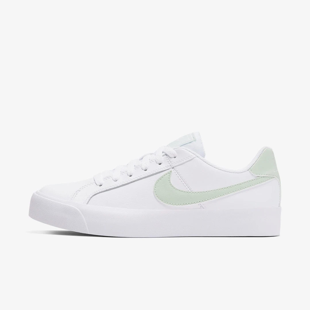 Nike/耐克女子COURT ROYALE AC运动鞋休闲鞋板鞋 AO2810-111