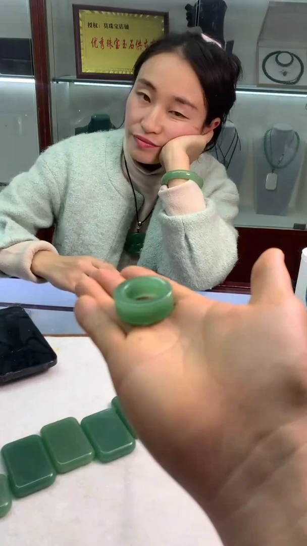 【闪购商品】石英质玉戒指未镶嵌扳指