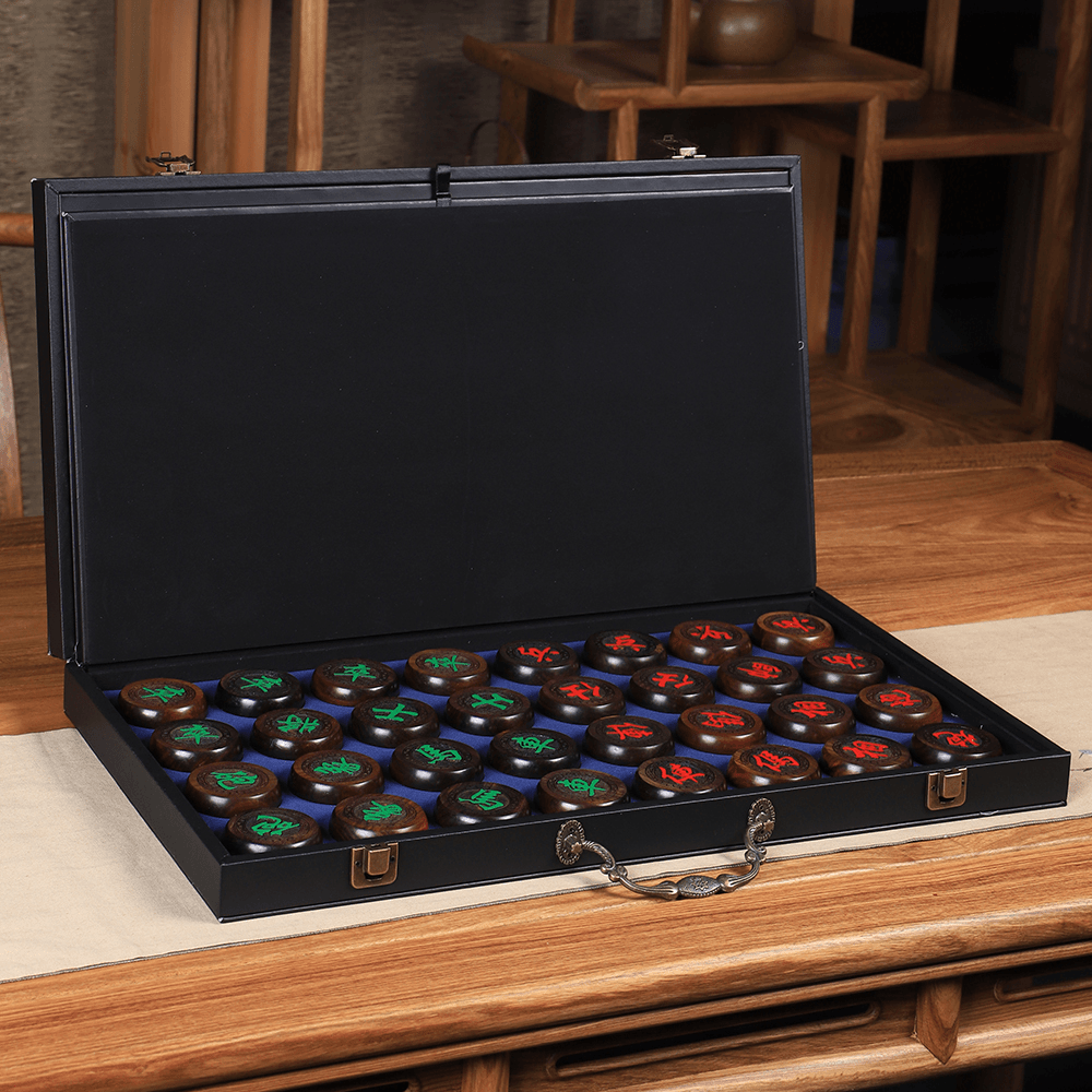 5.8老挝大红酸枝红绿阳雕象棋+古战场皮布棋盒XTM025