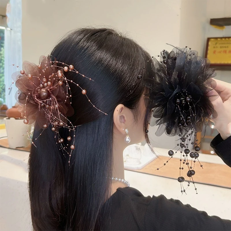 牡丹花羽毛流苏抓夹女2024新款发夹后脑勺显发量蓬松高颅顶发饰