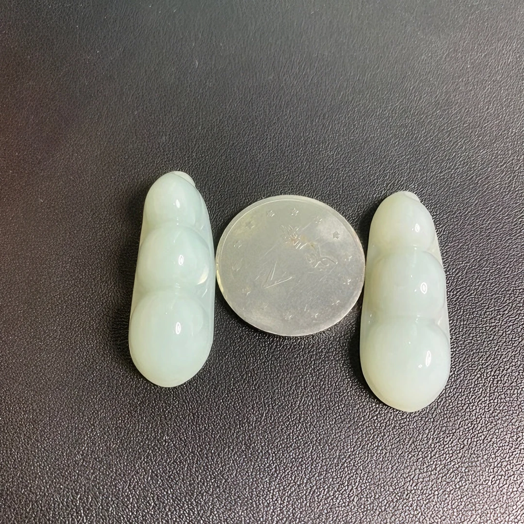 天然翡翠吊坠翡翠挂件翡翠福豆（配绳）不带证书