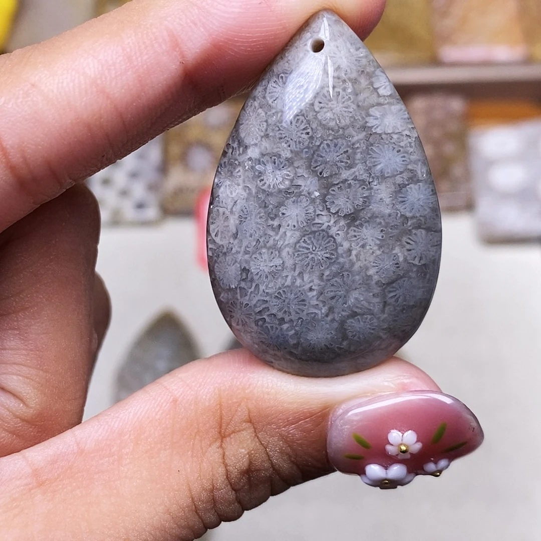 硅化玉颈饰足银镀金镶嵌M****6