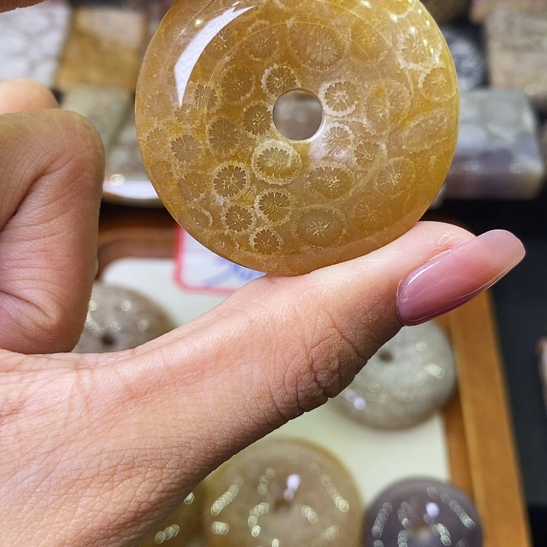 硅化玉颈饰合金青**草