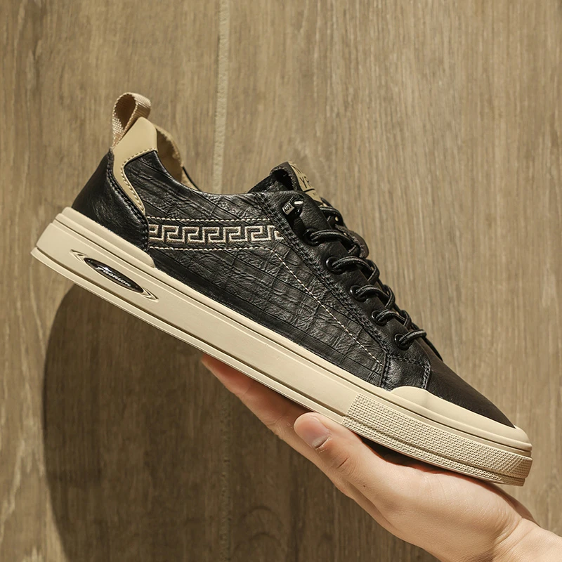 春季男鞋轻奢男士鞋子一脚蹬黑色百搭夏季休闲板鞋潮鞋男款小白鞋