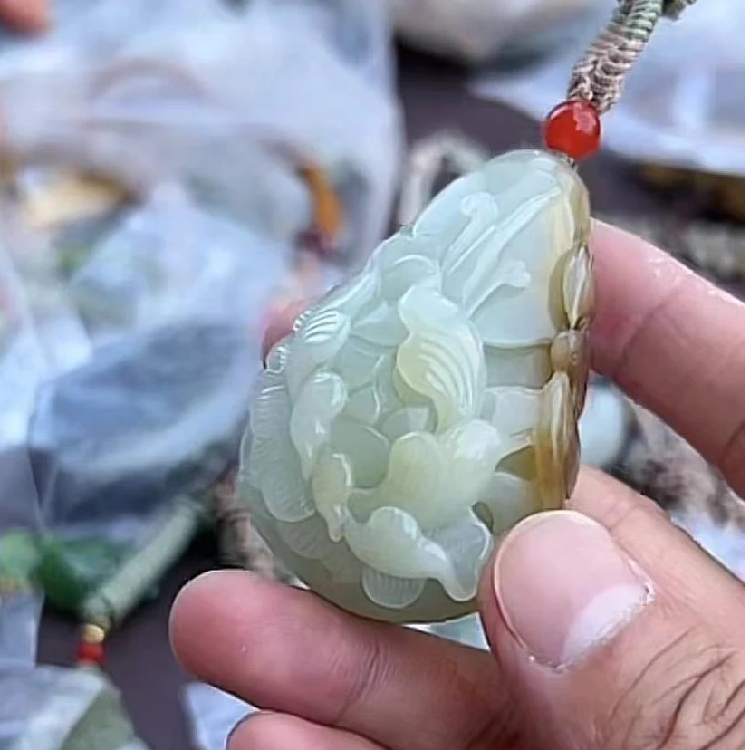 和田玉精品糖玉吊坠