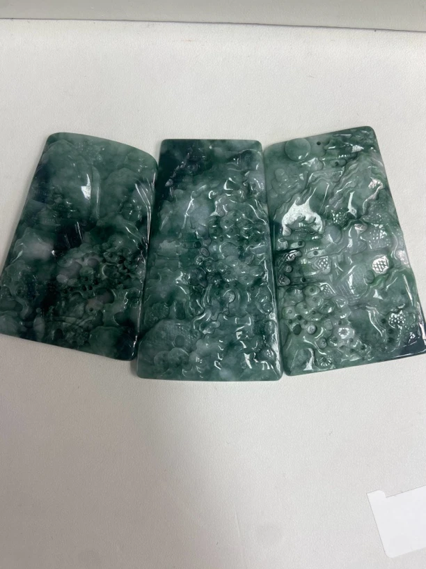 天然缅甸翡翠A货山水牌仅发一件
