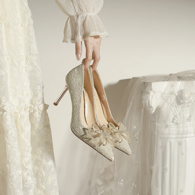 法式浅口高跟鞋小众设计感白色不累脚礼服鞋蝴蝶结伴娘鞋气质尖头