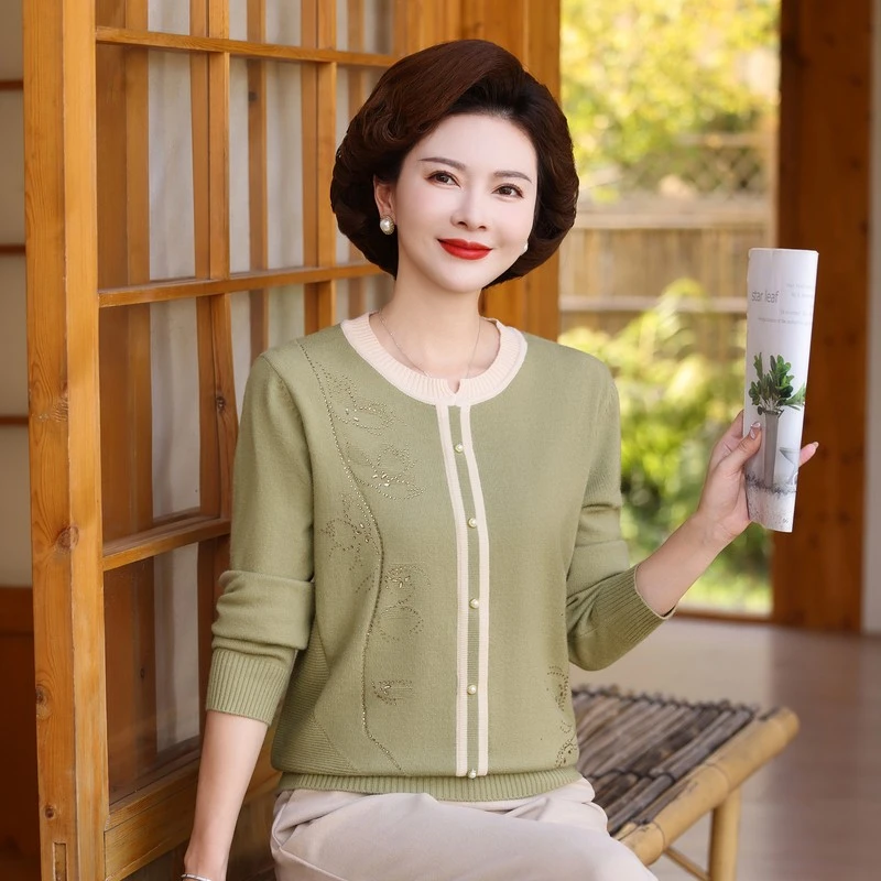 中老年女装圆领秋装小衫宽松针织上衣新款妈妈春秋洋气打底衫