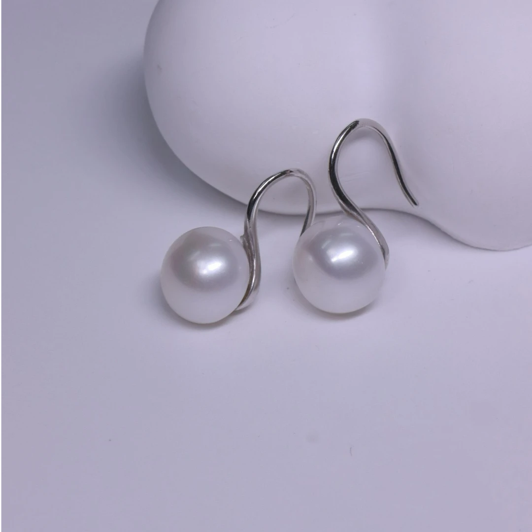 喜珠阁【高跟鞋】S925银淡水无核珍珠高跟鞋耳钩9-9.5mm左右