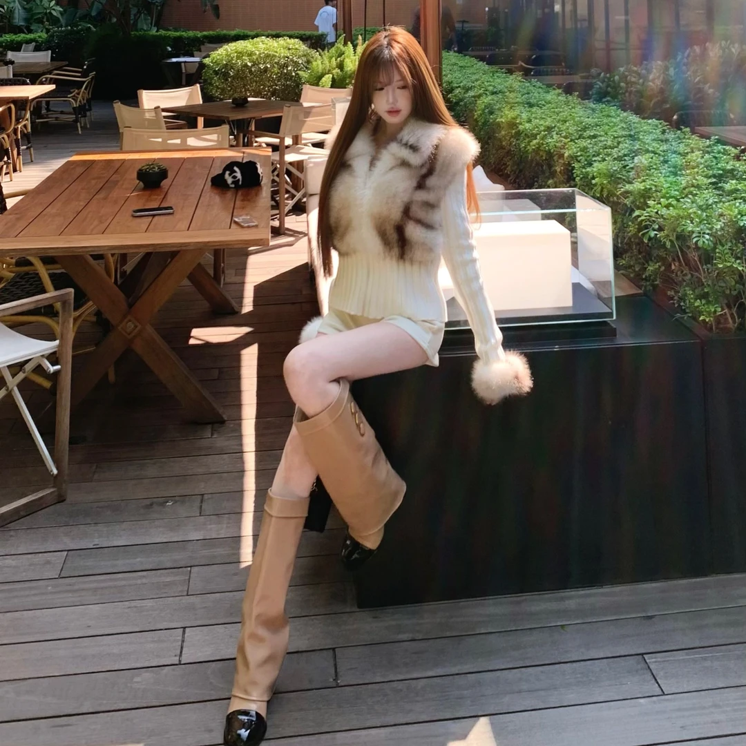 Yucii 毛毛拼接外套 时髦贵气感翻领拉链针织毛衣开衫