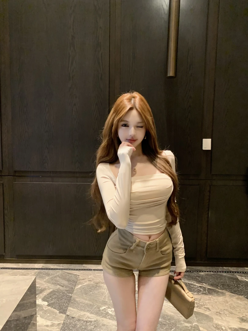 Yucii【韩模曲线】巨巨显瘦! 带胸垫内搭修身套头打底衫长袖T恤