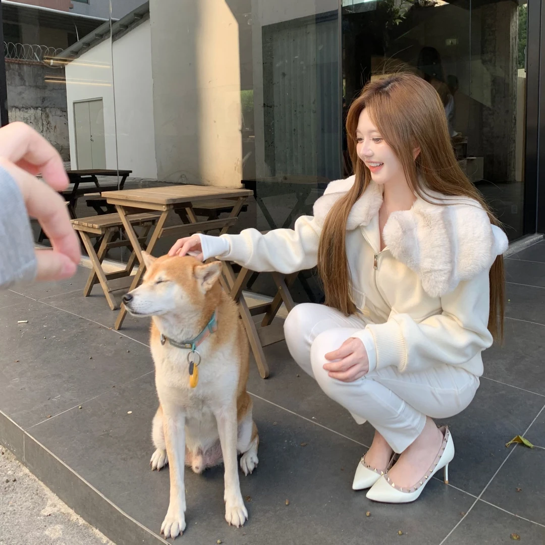 Yucii【老钱日记】秋冬短款百搭贵气感毛领白色外套