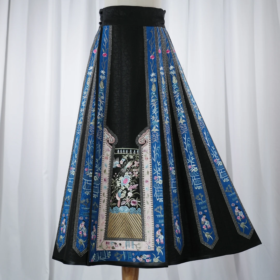 香云纱重工刺绣中式复古百搭马面裙24102190