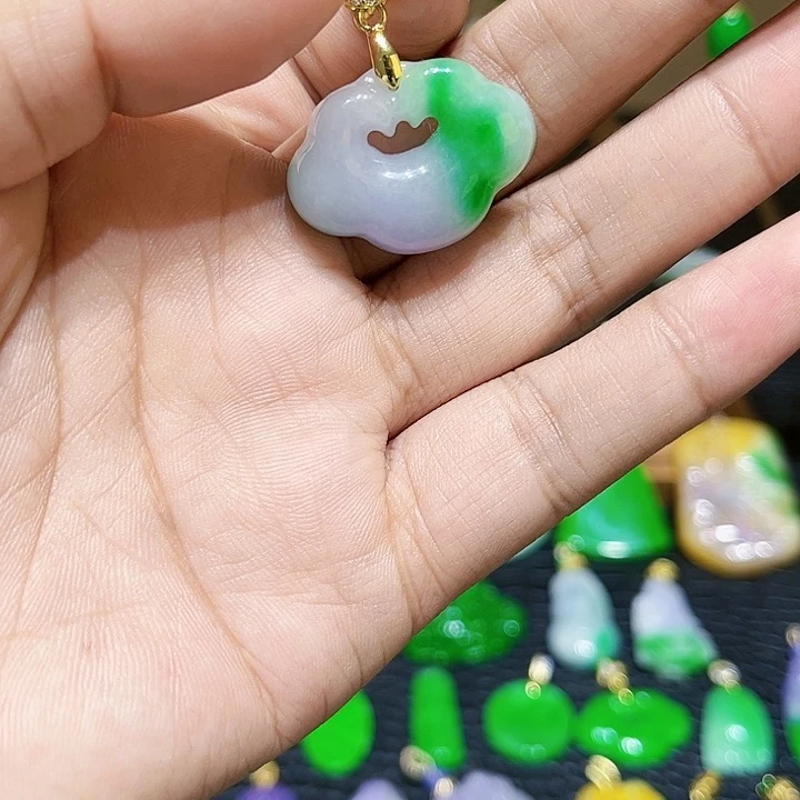 翡翠颈饰未镶嵌吊坠