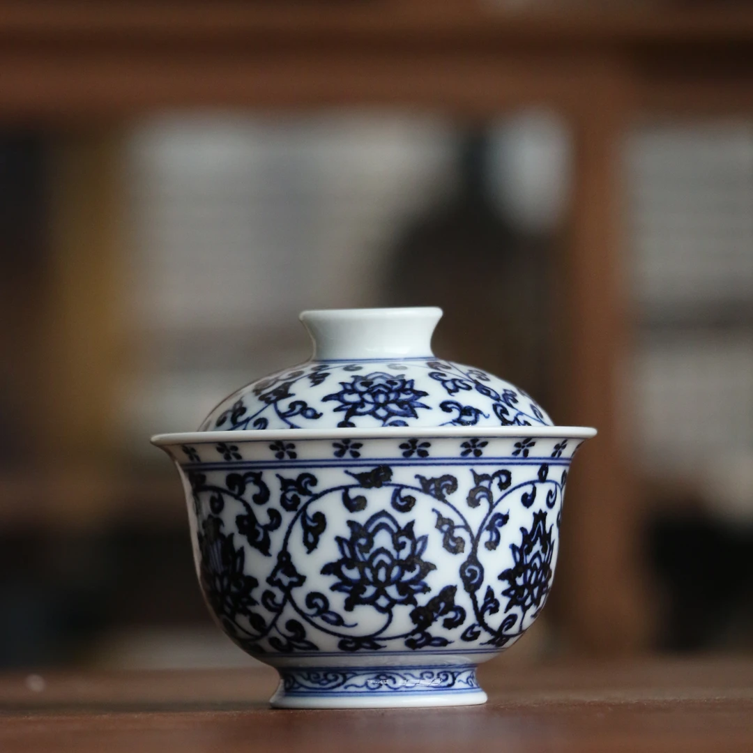 缠枝莲元宝盖碗100cc