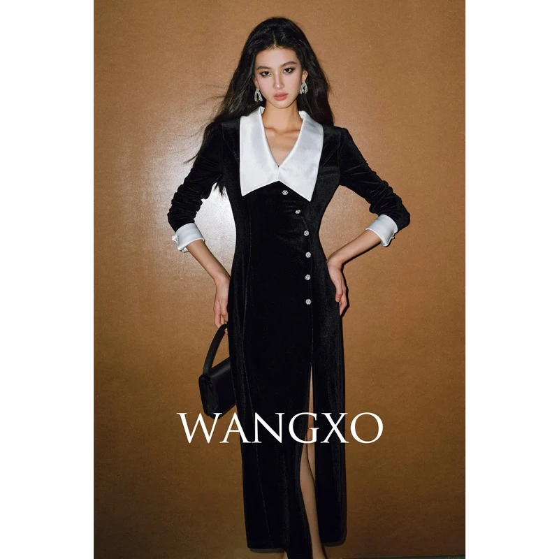 WANGXO 丝绒拼接翻领珍珠开衩长裙 241939W