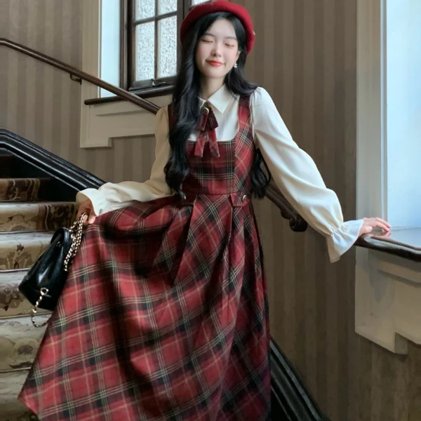 Blovelan红璃树莓 法式气质衬衫+复古毛呢格纹收腰遮肉背带裙套装