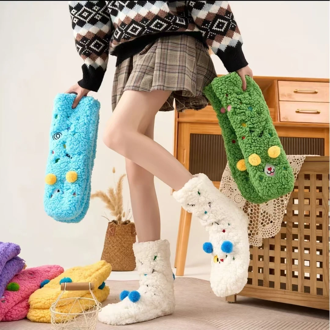 北斗七星猫秋冬季女生中筒袜可爱卡通睡眠居家防滑加厚地毯袜F431