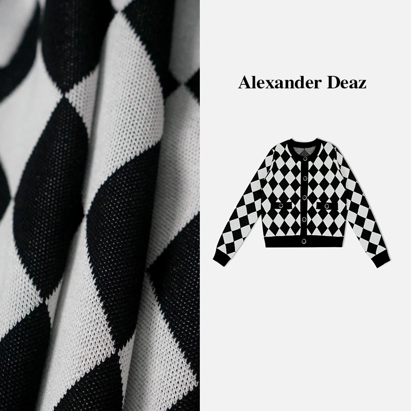 2025 新款黑白拼色菱形设计圆领毛衣针织衫A8012