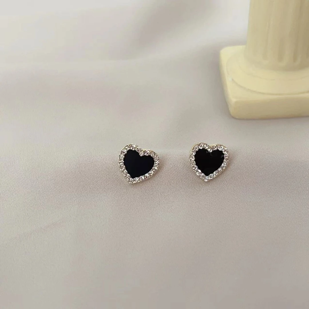 合金耳饰 c-182气质轻奢时尚百搭小巧黑色复古法式简约心型耳钉