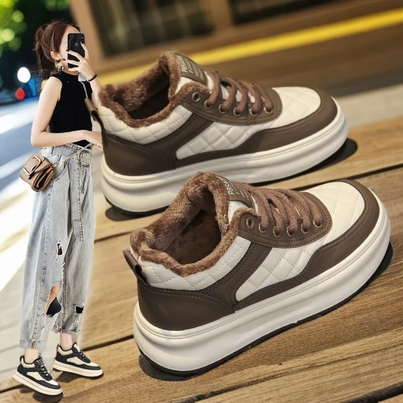 加绒保暖厚底小白鞋女2024秋冬新款舒适百搭软皮软底运动休闲板鞋