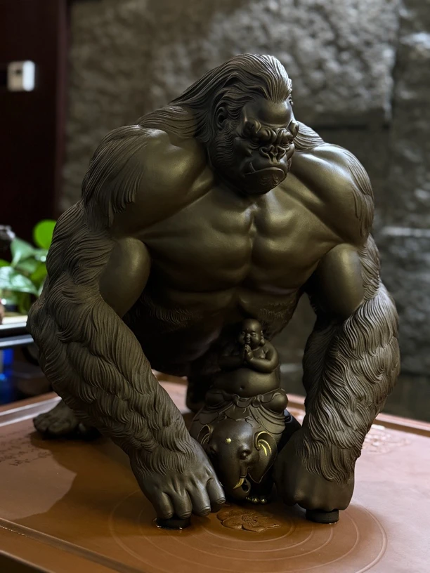 魏丁丁作品《守护》