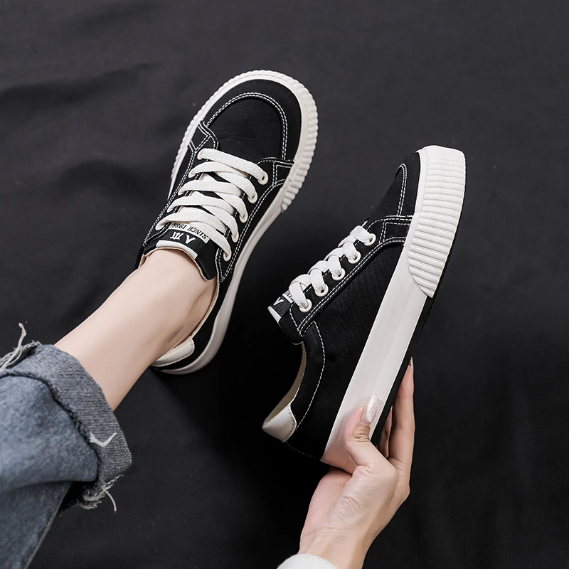 人本2025新款帆布鞋透气女鞋百搭低帮休闲鞋厚底学生运动板鞋春夏