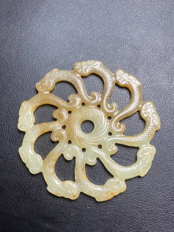 清仓和田玉九龙壁挂件吊坠战汉玉器手工雕刻时尚复古男士玉佩老玉