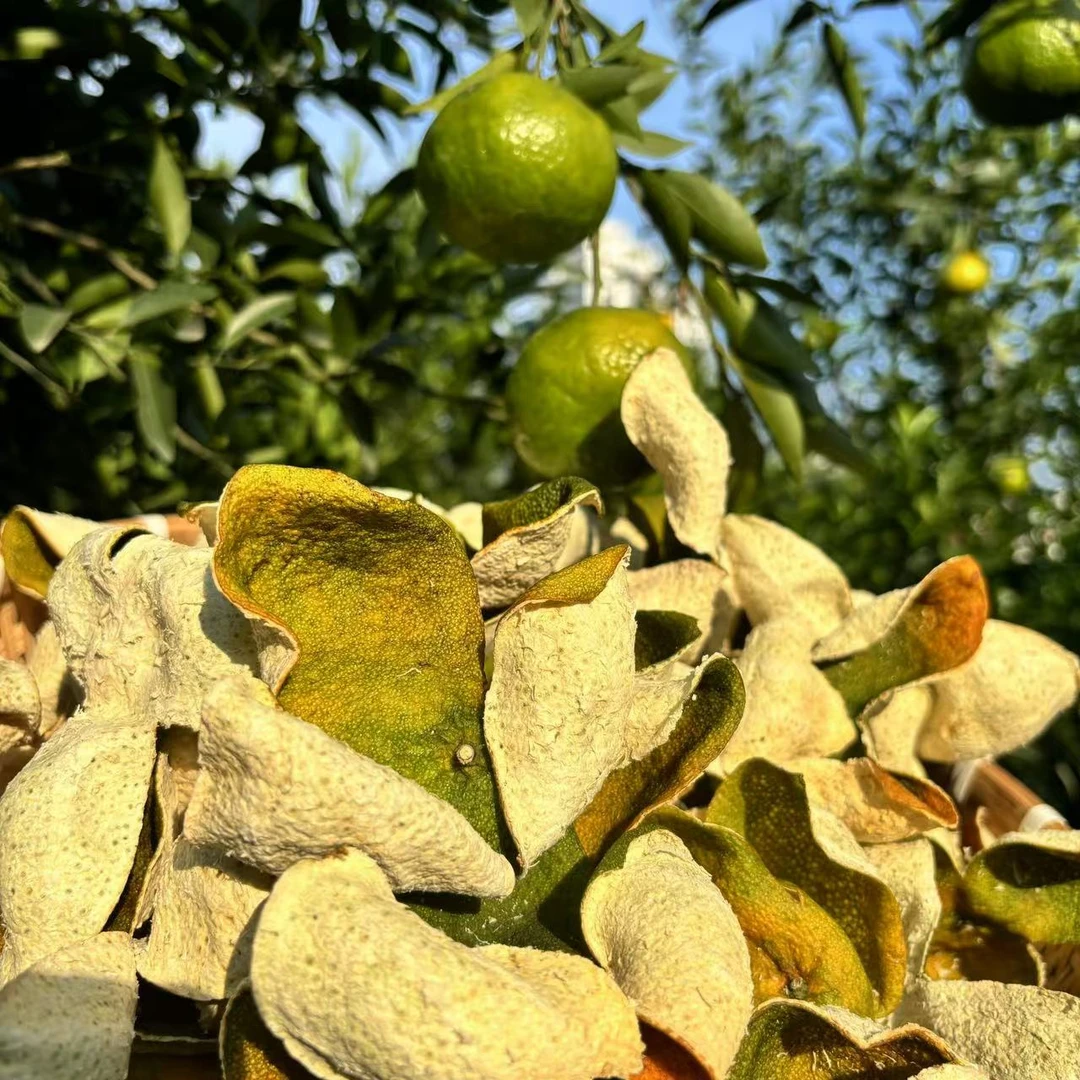 新皮上市2024带蒂剪枝梅江圈枝二红皮精选整皮甜密香1500克铁罐装