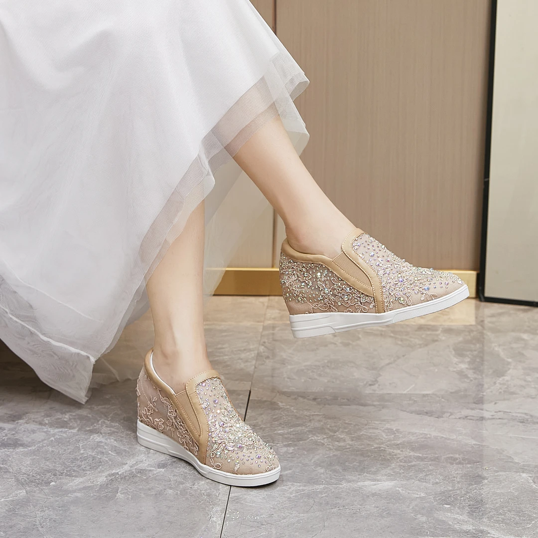 艾淇内增高女鞋刺绣网面2025新款春透气轻便时尚坡跟单鞋休闲鞋