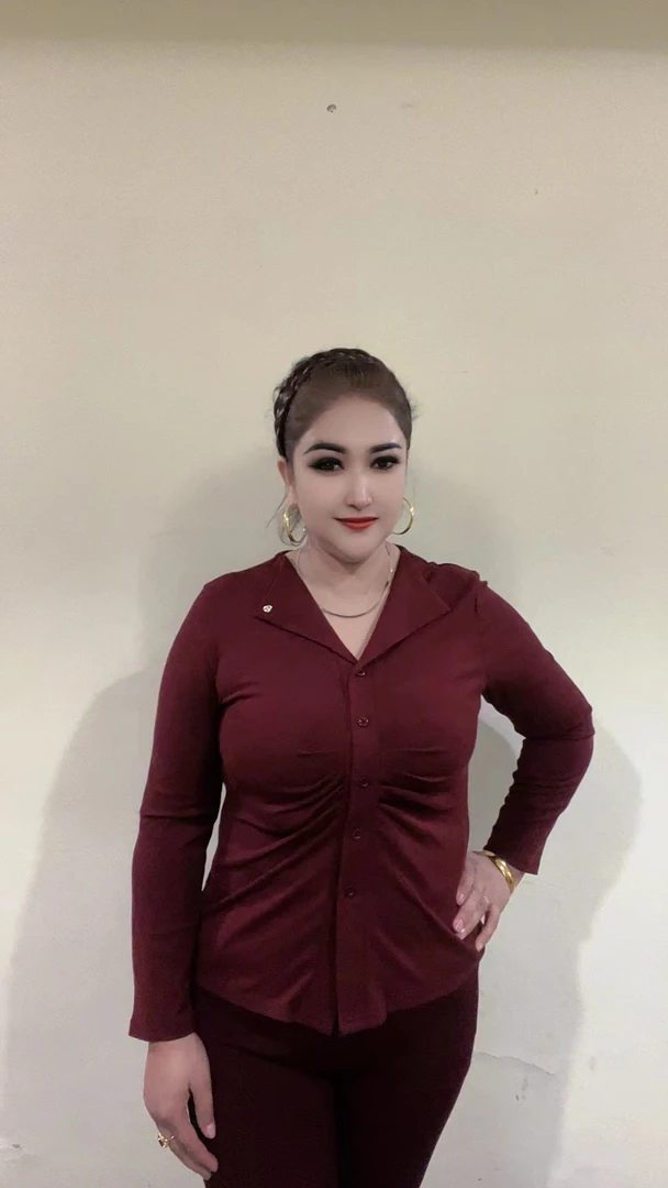 新款秋冬时尚白搭女款长袖上衣