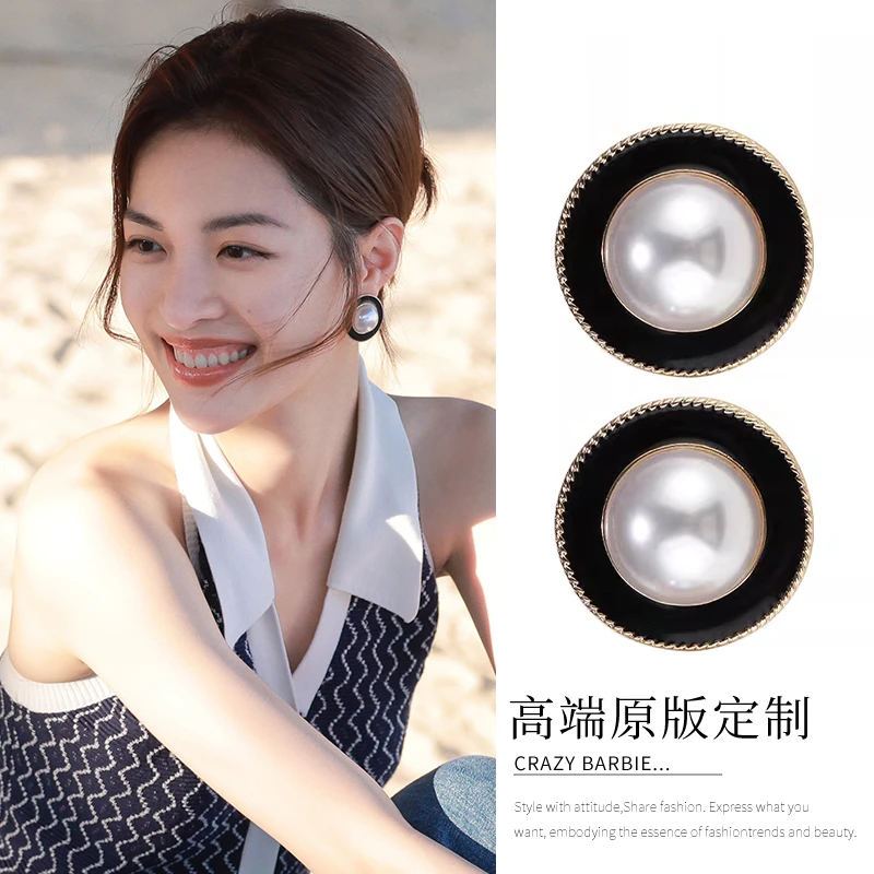 铜合金贝壳耳饰 简约黑白圆形耳环高级气质轻奢复古法式925银耳钉