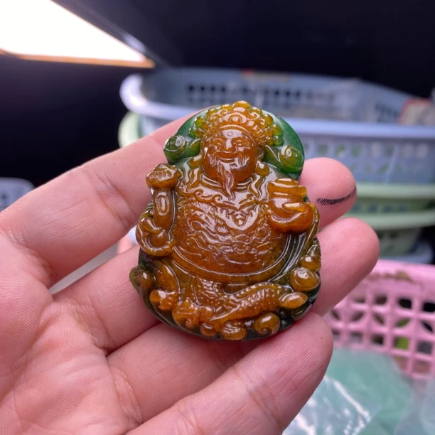 P145  铁龙财神吊坠