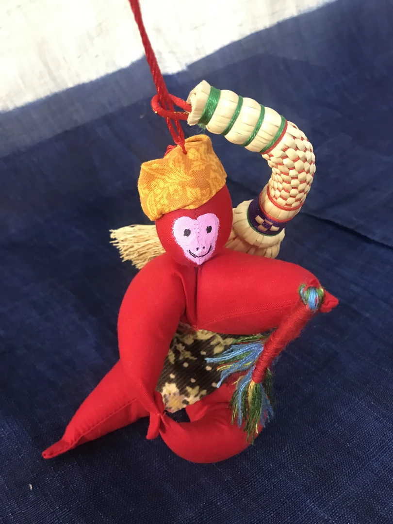 手工布艺小猴加弯把笤帚端午挂件