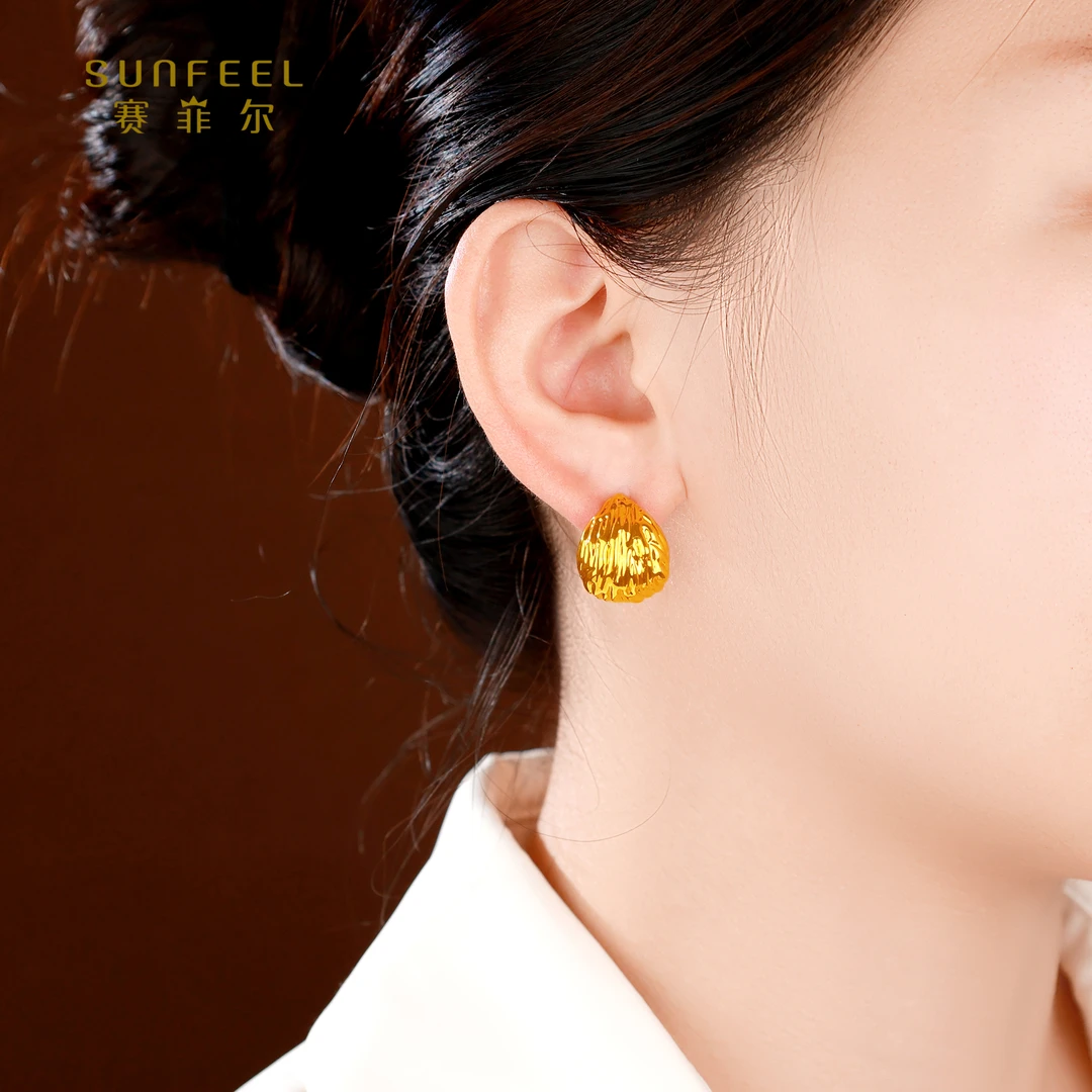 SUNFEEL/赛菲尔【二十三店】足金5D艺术褶皱面C形直针耳钉5DE00340