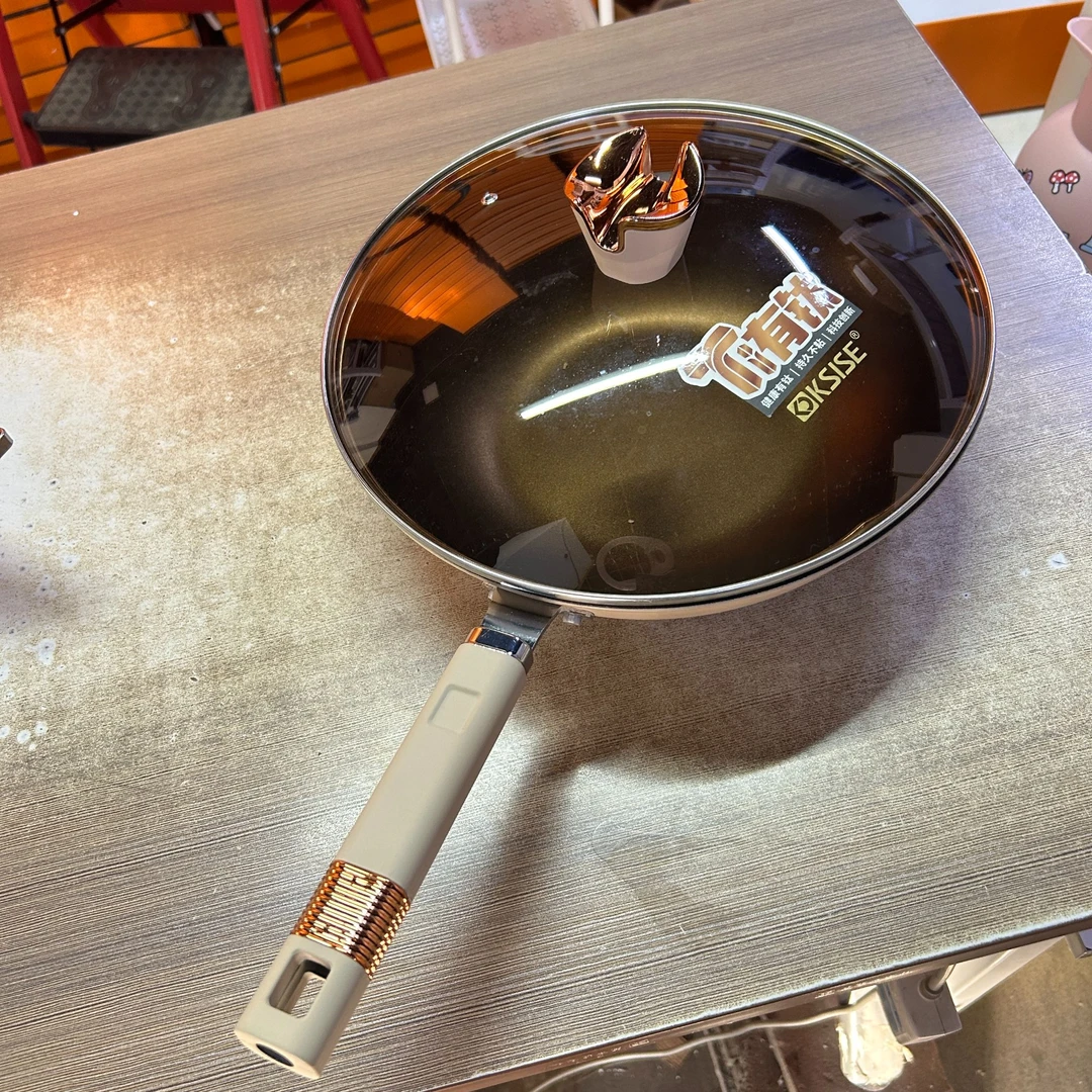 金色钛金不沾炒锅送盖子