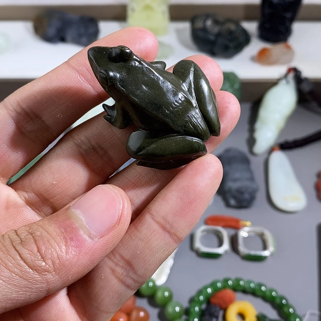 和田玉颈饰未镶嵌摆件