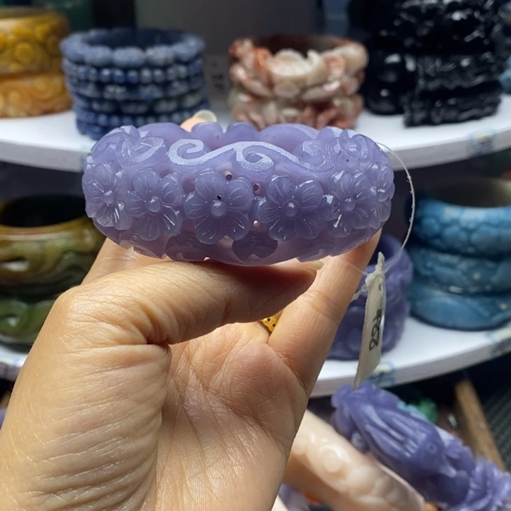 未镶嵌手镯石英岩玉