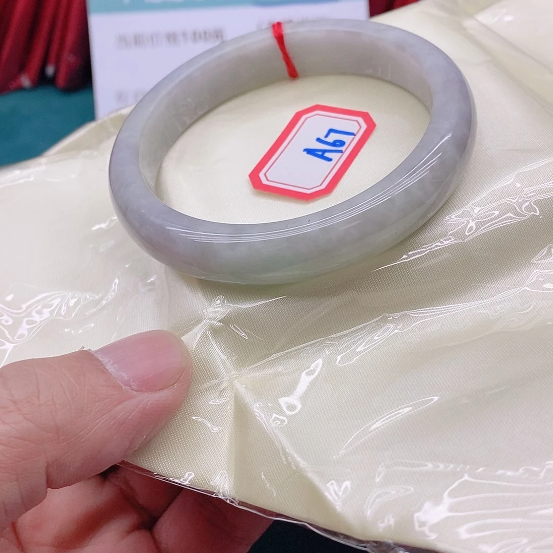 翡翠手镯未镶嵌好**凌A6777777