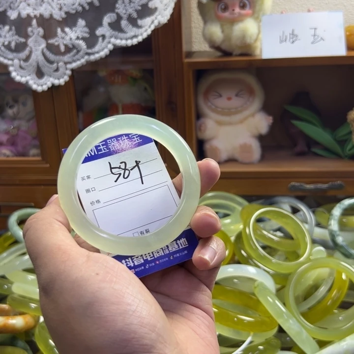 蛇纹石玉未镶嵌手镯322