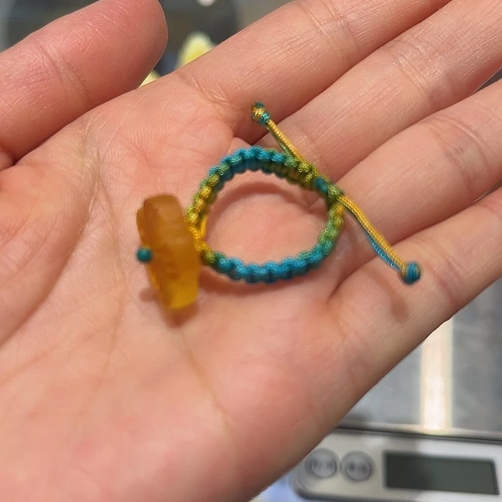 T****琥珀未镶嵌颈饰戒指