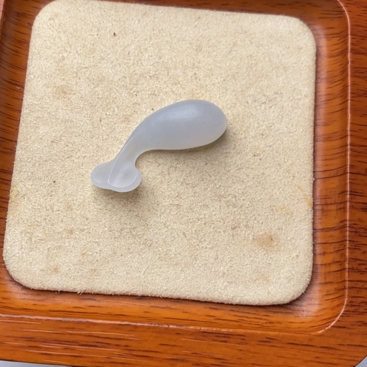 定制翡翠未镶嵌鱼
